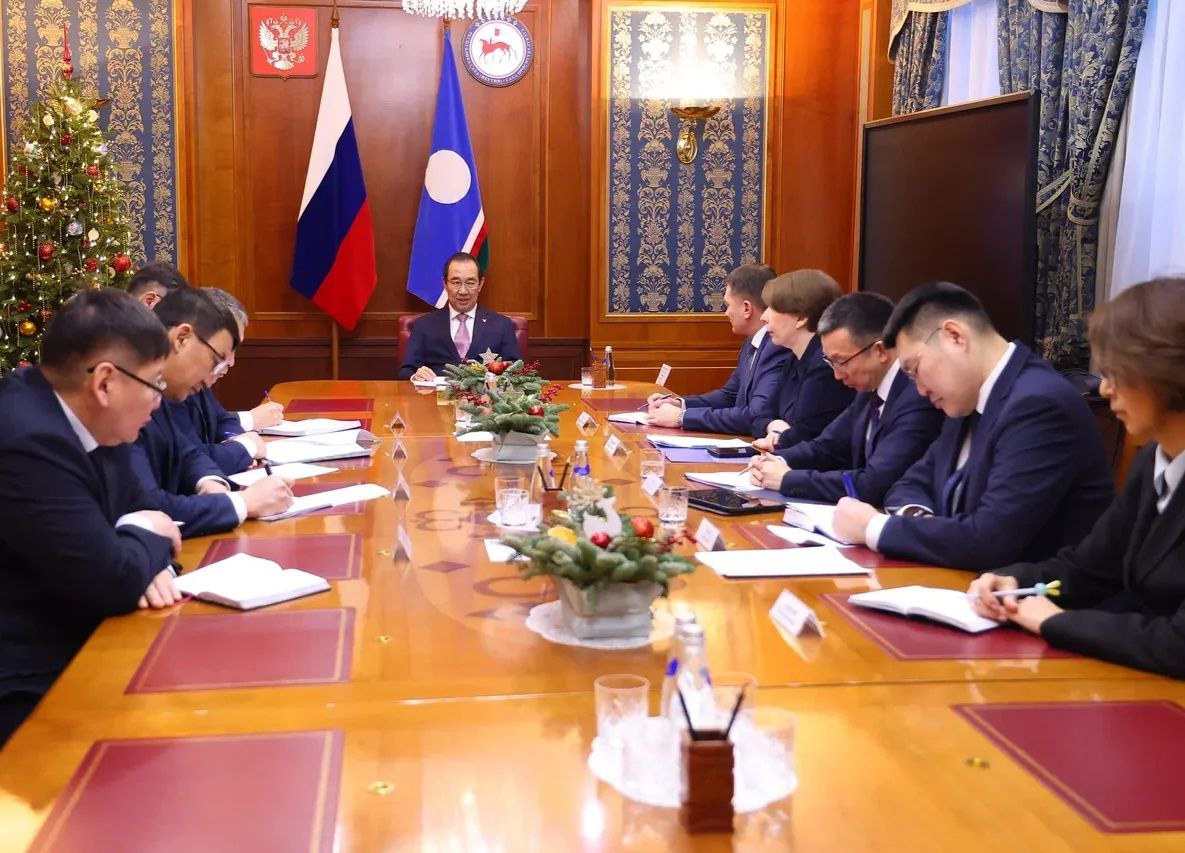 Отчет Правительства Якутии пройдет в традиционном формате Отчет Правительства Якутии начнется в феврале этого года Необходимо внимательно подготовить все материалы принять график выездов членов кабинета министров и руководителей ведомств и учреждений во все районы республики Якутяне должны получить подробные ответы на все волнующие их вопросы поручил Айсен Николаев Подробнее   сарданагазета рф otchet pravitelstva yakutii projdet v tradiczionnom formate redsardana ulusmedia