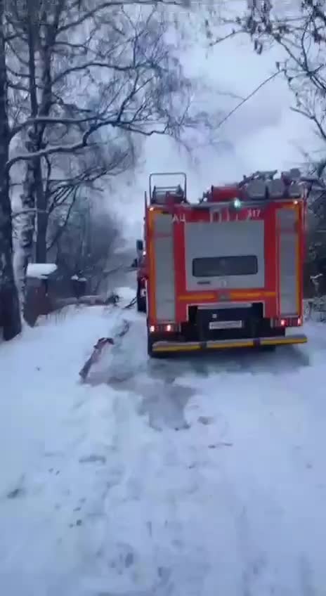 Пожар в частном доме в Железнодорожном районе: движение ограничено