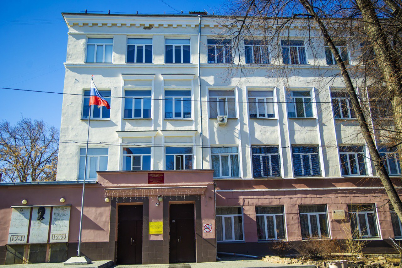В Челябинской области готовятся к открытию агротехнологические классы К началу нового учебного года они появятся в Кизильском и Нагайбакском муниципальных округах. Агротехклассы, как первая ступень школьника в профессию, примут учеников в двух средних общеобразовательных школах: в сёлах Кизильское и Фершампенуаз. Будут созданы предпрофильные классы – для школьников 7-9 классов, и профильные классы для 10-11 классов.
