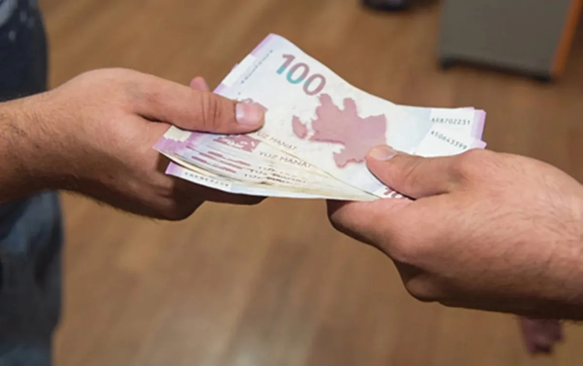 В Азербайджане выросла средняя месячная зарплата По итогам января марта 2026 года среднемесячная номинальная заработная плата наёмных работников выросла на 6 2 по сравнению с аналогичным периодом прошлого года Как сообщает Oxu Az со ссылкой на Государственный комитет по статистике среднемесячная номинальная заработная плата составила 1 151 5 маната ruoxuaz Среднемесячнаяноминальнаязарплата Повышениезарплат2026 Новости Азербайджана Написать нам