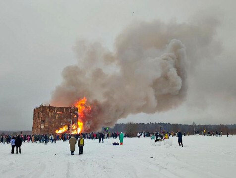 Средневековые атрибуты станут хитами на Масленице в Никола-Ленивце  1 марта в Калужской области в парке "Никола-Ленивец пройдет традиционный масленичный перфоманс. Организаторы обратились к зрителям с просьбой сделать и взять с собой костюмы в средневеково-романтической тематике.