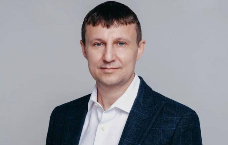 Александр Глисков больше не депутат Заксобрания  Сегодня на сессии краевого парламента такое решение было принято большинством голосов.   Напомним, ранее Глискова приговорили к 10 годам строгого режима и штрафу в 10 миллионов рублей по факту взятки. ______  Оставить обращение