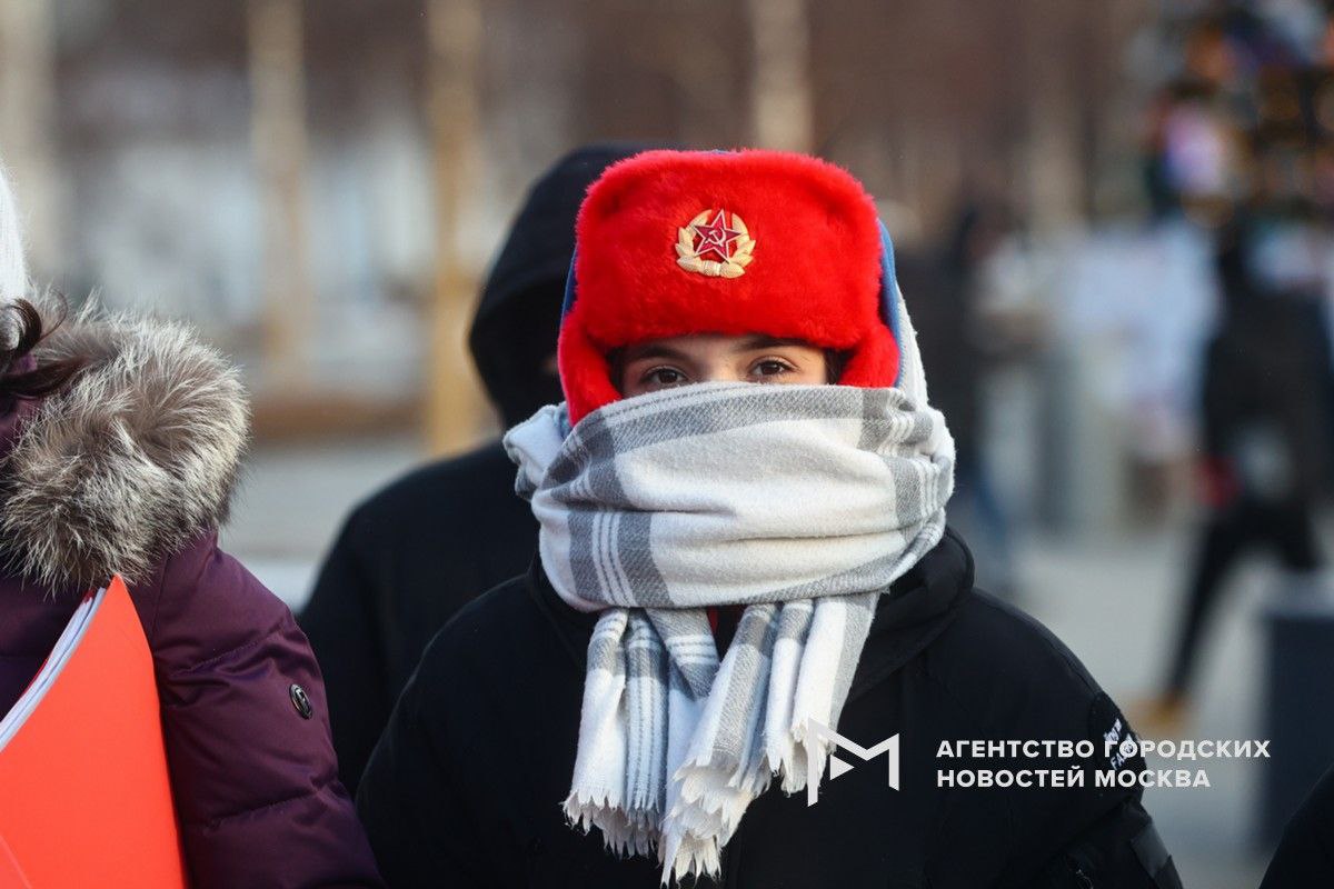 Морозы до 21 придут в Москву уже 10 января по области и вовсе температура может опуститься до 26 такие показатели ожидаются по ночам В последний день новогодних каникул столбики термометров в дневные часы покажут около 13 градусов мороза Об этом Агентству Москва сообщил синоптик Михаил Леус Подпишись на Агентство Москва