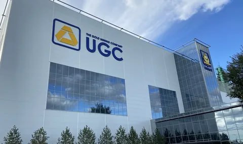 ЦБ щёлкнул по линейке Росимуществу по Южуралзолоту ведомство не выставило обязательную оферту миноритариям в 35 дневный срок Банк России направил предписание в адрес Росимущества после жалобы Мосбиржи государству напомнили что правила корпоративного права едины для всех купил свыше 30 акций предложи выкуп миноритариям Ранее глава набсовета биржи Швецов отмечал что затяжка с офертой подрывает доверие инвесторов Сигнал прозрачный рынок ждёт предсказуемости не только от эмитентов но и от госструктур иначе суверенная юрисдикция превращается в лозунг Для частных акционеров это кейс ориентир регулятор готов защищать процедуры даже если на другой стороне федеральное ведомство А для чиновников напоминание ручной режим плохо совместим с корпоративными нормами и публичным рынком