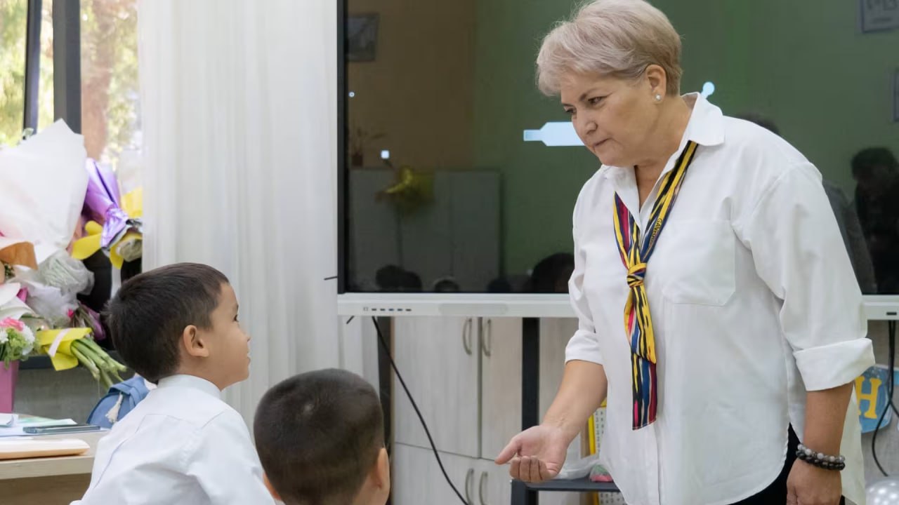 Учителей в Узбекистане стало на треть больше чем десять лет назад В системе образования 71 учителей женщины Их число превысило 400 тысяч   uznews uz ru news 103863 uznews