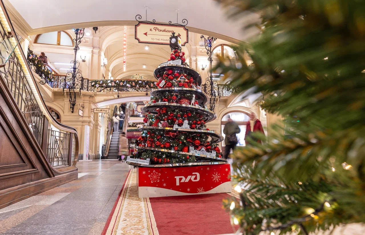 Готовимся встречать Новый год На этой неделе железнодорожники Зажигали огни ёлки желаний в Воронеже Провели Ярмарку Добра в Иркутске Назначили предновогодний рейс ретропоезда Лахта в Санкт Петербурге Провели мастер класс по изготовлению новогодних игрушек на вокзале в Астрахани Инспектировали вместе с Дедом Морозом готовность к запуску сияющей электрички в Красноярске Украсили новогодней символикой вокзал в Ростове на Дону Приглашали на сказочное представление в Музей железных дорог России Подписаться на Телеграмму РЖД Голосовать за канал Подписаться на РЖД в MAX Каналы железных дорог