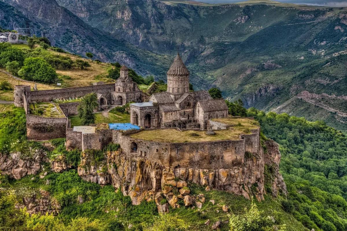 Армения стала лауреатом туристического Оскара и победила в World Travel Awards в номинации Ведущее направление культурного наследия Европы t me armeniangc   Если у вас оформлен Telegram Premium поддержите наш канал по ссылке