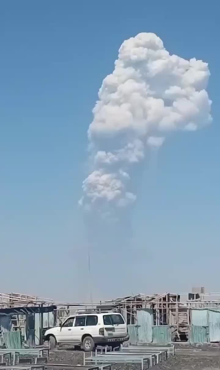 Извержение вулкана Хайли Губи в Эфиопии: столб пепла достиг 15 км