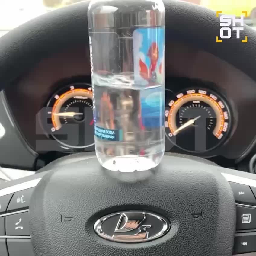 Владельцы Lada Vesta 2025 года сообщают о проблемах с вибрацией руля