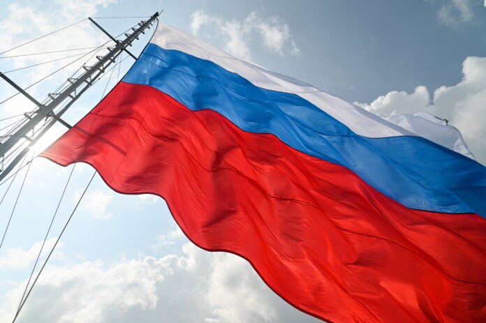 Государственный флаг будет подниматься на всех официальных соревнованиях Президент России Владимир Путин поручил правительству внести изменения в законодательство касающиеся поднятия государственного флага на официальных спортивных мероприятиях Данное решение было озвучено в перечне поручений по итогам заседания Совета по физкультуре и спорту опубликованном на сайте Кремля Подробнее читайте по ссылке Фото Игорь Онучин ТАСС yk24 ru в MAX Telegram ВК VK Видео