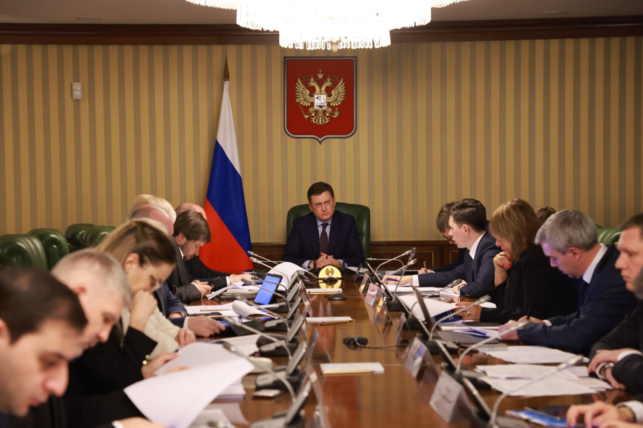 В 2025 году к федеральному проекту Производительность труда присоединилось более 70 предприятий Кубани Заместитель Председателя Правительства Александр Новак оценил итоги года реализации проекта по повышению эффективности бизнеса и соцсферы в составе нацпроекта Эффективная и конкурентная экономика Для Краснодарского края проект не формальная история про выполнение показателей а инструмент развития экономики В 2025 м более 70 компаний стали внедрять бережливые технологии Уже 84 тыс сотрудников работают по новым стандартам эффективности мы видим как меняется производственная культура Организации по другому смотрят на потери быстрее принимают решения активнее инвестируют в обучение команд Наша задача сохранить лидерские позиции расширять участие бизнеса и социальной сферы Сделать так чтобы развитие культуры непрерывных улучшений и обучение бережливым технологиям стали естественным шагом роста а не разовой мерой сказал министр экономики края Алексей Юртаев Читайте нас в MAX