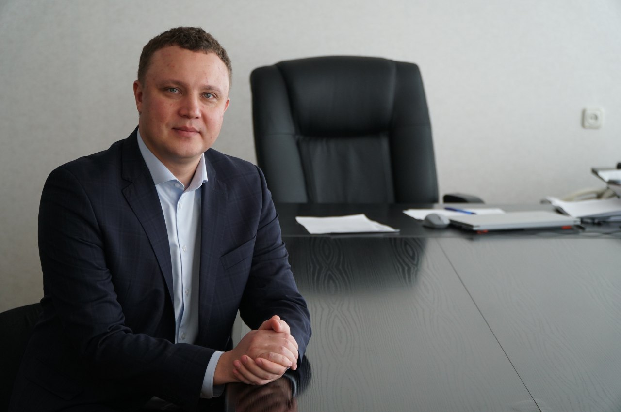 Ректор Саранского кооперативного института рассказал о новых специальностях в вузе Новые знания, новые знакомства, возможности, горизонты. В России с 20 июня стартует приемная кампания в высшие учебные заведения. Почти 3000 выпускников Мордовии подадут документы в вузы. Определиться нужно до 15 августа. Все больше выпускников отдают предпочтение Российскому университету кооперации. В нем обучаются более 44 тысяч студентов от Калининграда и до Камчатки. Филиал вуза — Саранский кооперативный институт имеет богатую 49-летнюю историю и входит в тройку самых результативных структурных подразделений, как по численности контингента – здесь обучаются более 4 тыс. студентов, так и по мониторинговым показателям эффективности. У университета хорошие позиции в рейтинге Интерфакса, а также в рейтинге по предпринимательскому образованию. Реклама. Российский Университет Кооперации. ИНН: 5029088494. ERID: 2W5zFJTvF7e