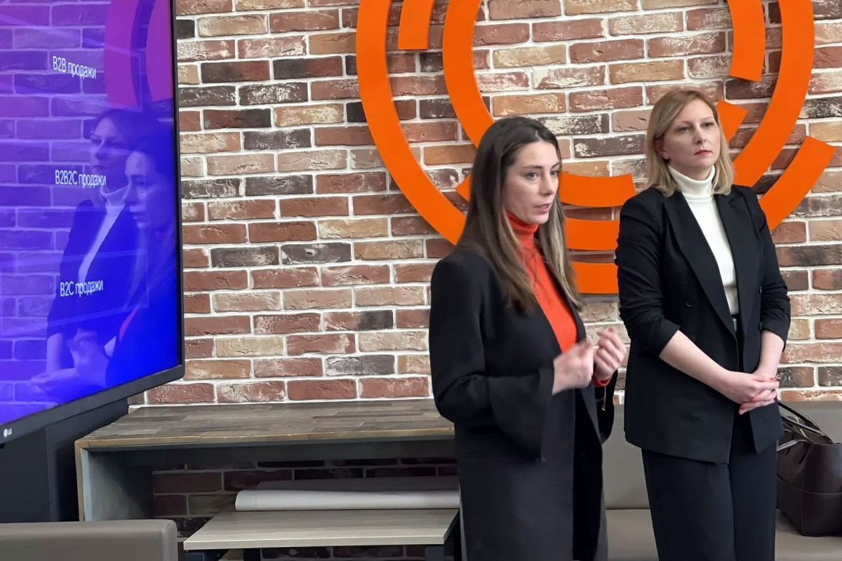 Эксперты АСИ проверили готовность Тульской области принять китайских туристов Представители Агентства стратегических инициатив прибыли в Тулу чтобы проверить готовность туристических мест региона к визиту китайских путешественников Делегация программы Открой свою Россию в ходе поездки посетила Музей оружия Тульский кремль Ясную Поляну Куликово поле пряничное и самоварные производства Также эксперты АСИ обсудили с представителями туриндустрии стратегические планы по реализации проекта въездного туризма По итогам визита представители Агентства стратегических инициатив дадут рекомендации по дальнейшему развитию туристической индустрии в Тульской области 1  2   Подпишись на новости