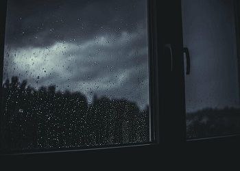 Несчастный случай со смертельным исходом расследуют в Амурской области Об инциденте сообщила Государственная инспекция труда в Амурской области В ведомство поступила информация о гибели сотрудника компании который находился в Свободном в командировке Трагедия произошла утром 8 сентября Инженер выпал из окна квартиры в которой проживал во время служебной командировки Работник погиб Обстоятельства произошедшего устанавливаются Комиссия под председательством должностного лица Государственной инспекции труда в Амурской области проводит расследование несчастного случая Будут установлены причины произошедшего
