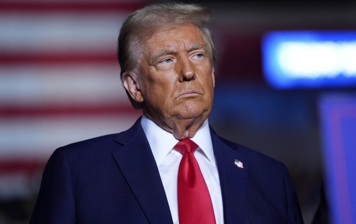 Трамп выступит 30 сентября с заявлением из Белого дома Президент США Дональд Трамп выступит во вторник 30 сентября с заявлением из Овального кабинета Белого дома тема запланированного объявления главы государства не разглашается Oб этом говорится в рабочем графике опубликованном пресс службой главы вашингтонской администрации 11 00 19 00 по Баку ред Президент сделает заявление отмечается в документе Согласно графику Трамп сделает это вскоре после возвращения в Белый дом со встречи в Куантико штат Вирджиния с участием военного министра страны Пита Хегсета и сотен американских генералов и адмиралов ruoxuaz ДональдТрамп США   Новости Азербайджана Написать нам