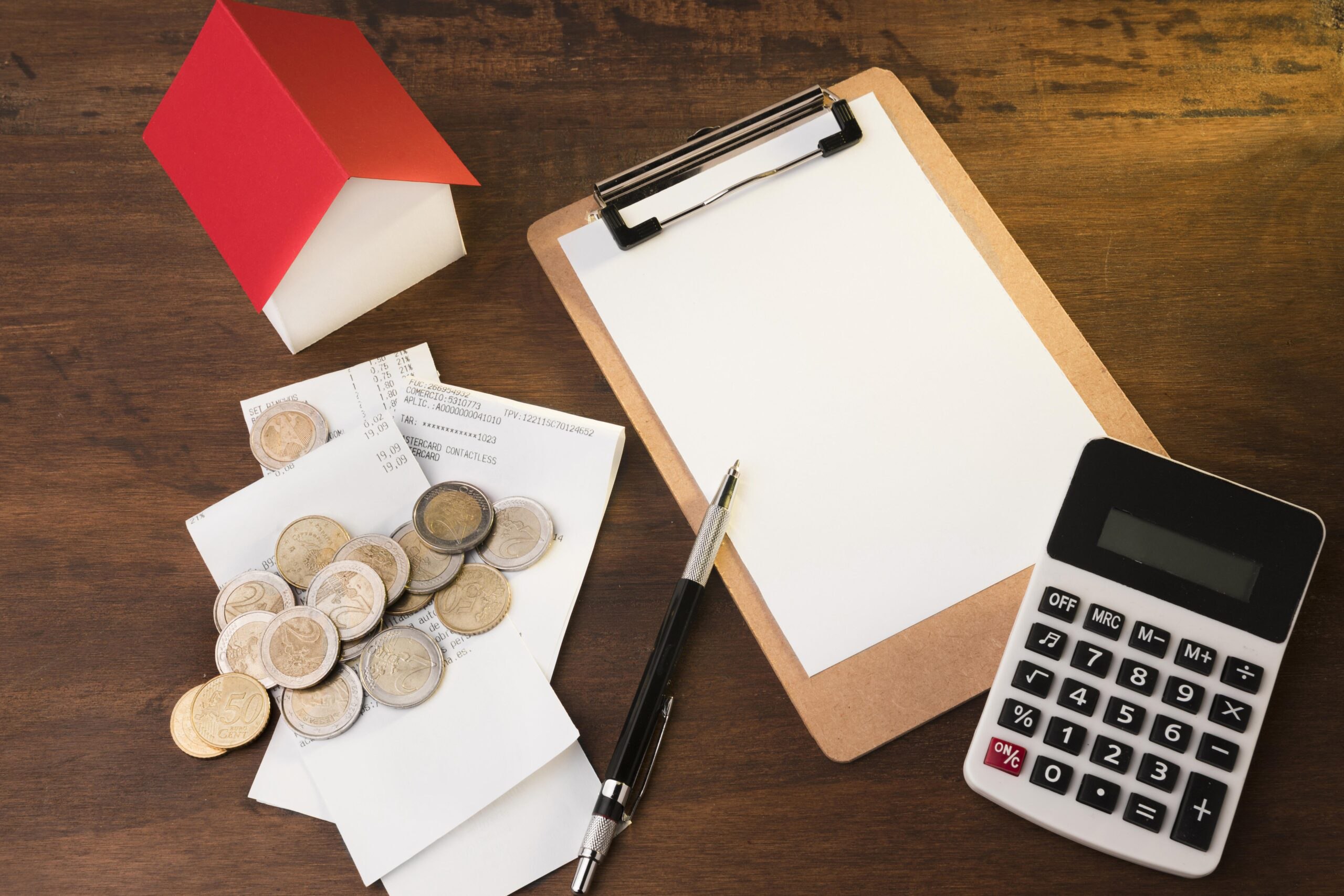 Налоговые поступления в бюджет за 10 месяцев выросли на 8 Налоговые поступления в бюджет России за 10 месяцев выросли на 3 5 триллиона рублей Показатель поднялся до 49 триллионов рублей Глава Федеральной налоговой службы Даниил Егоров на встрече с президентом России Владимиром Путиным сообщил что налоговые поступления в федеральный бюджет за январь октябрь 2025 года выросли на 3 5 триллионов рублей до 49 триллионов рублей Об этом сообщается на сайте Кремля П Читать на сайте ИА Бизнес код ДаниилЕгоров налоговыепоступления Путин