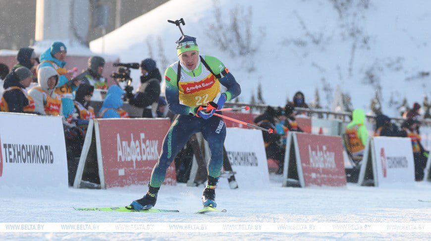 Антон Смольский взял бронзу на этапе Кубка Содружества в Раубичах Всего в мужском спринте выступили 44 биатлониста из них 14 белорусов Кубок Содружества продолжится 24 января гонками преследования Фото БЕЛТА Минск Новости MINSKNEWS BY Telegram Viber FB VK Inst TikTok YouTube