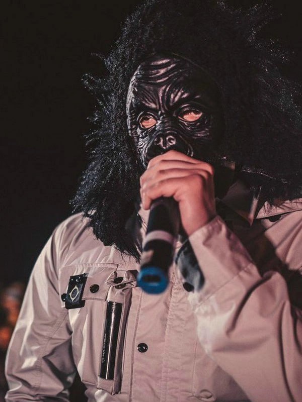 Бывшая жена рэпера Паши Техника Ева Карицкая сообщила что собирается забрать все права на треки музыканта у его экс менеджера Марка Яровного Часть треков сейчас удалили со стриминговых площадок так как Яровный якобы не представляет отчетность по доходу от них Подписаться на РИА Новости