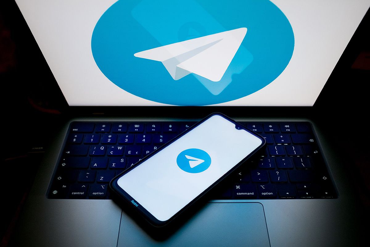 Telegram — 12 лет    Telegram запустили ровно 12 лет назад — 14 августа 2013 года. В этот день мессенджер появился в каталоге App Store. На Android приложение вышло немного позже — 20 октября.  На данный момент Telegram насчитывает более 1 млрд активных пользователей.  Первый клиент Telegram для устройств на платформе iOS был представлен 14 августа 2013 года.  А за день до дня рождения мессенджера РКН сообщил об ограничении звонков в Telegram  и WhatsApp .  А когда вы открыли для себя эту самую крутую платформу?
