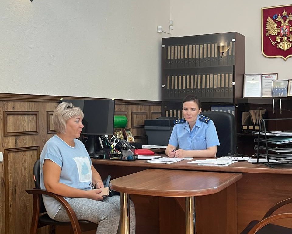Прокуратура Волжского района Саратова провела проверку по вопросу соблюдения законодательства по своевременному обеспечению льготной категории граждан лекарственными препаратами   Прокуратурой района в истекшем периоде 2025 года неоднократно устанавливались случаи длительного не обеспечения льготных категорий граждан, в том числе несовершеннолетних детей, лекарственными препаратами и медицинскими изделиями.    В целях недопущения нарушений несвоевременной выписки рецептов на лекарственные препараты главным врачам медицинских организаций объявлено предостережение.