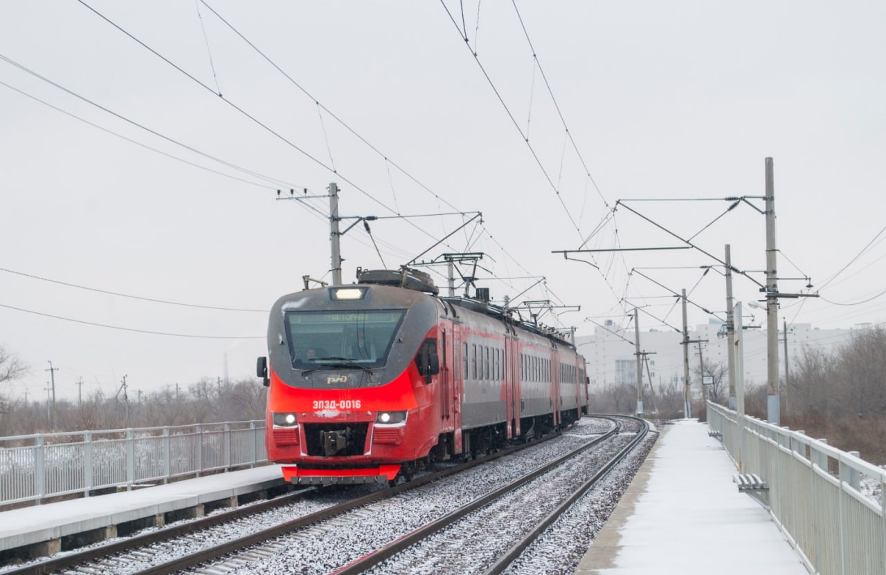 Внимание пассажиры электричек Дополнительные рейсы городских поездов между Волжским и Шпалопропиткой запланированные на 31 января отменены по техническим причинам Если собирались ехать этим маршрутом учитывайте изменения при планировании поездки и проверяйте расписание заранее Берегите нервы и время Живой Волгоград в Мах