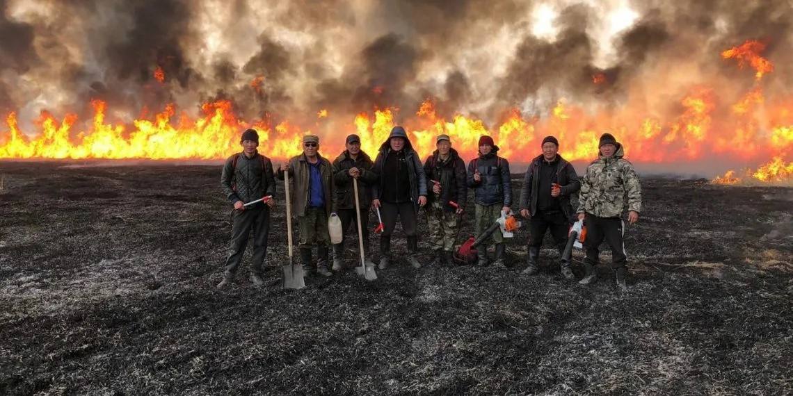 Фото дня: степной пожар зафиксирован в поселке Гашун-Бургуста Кетченеровского района