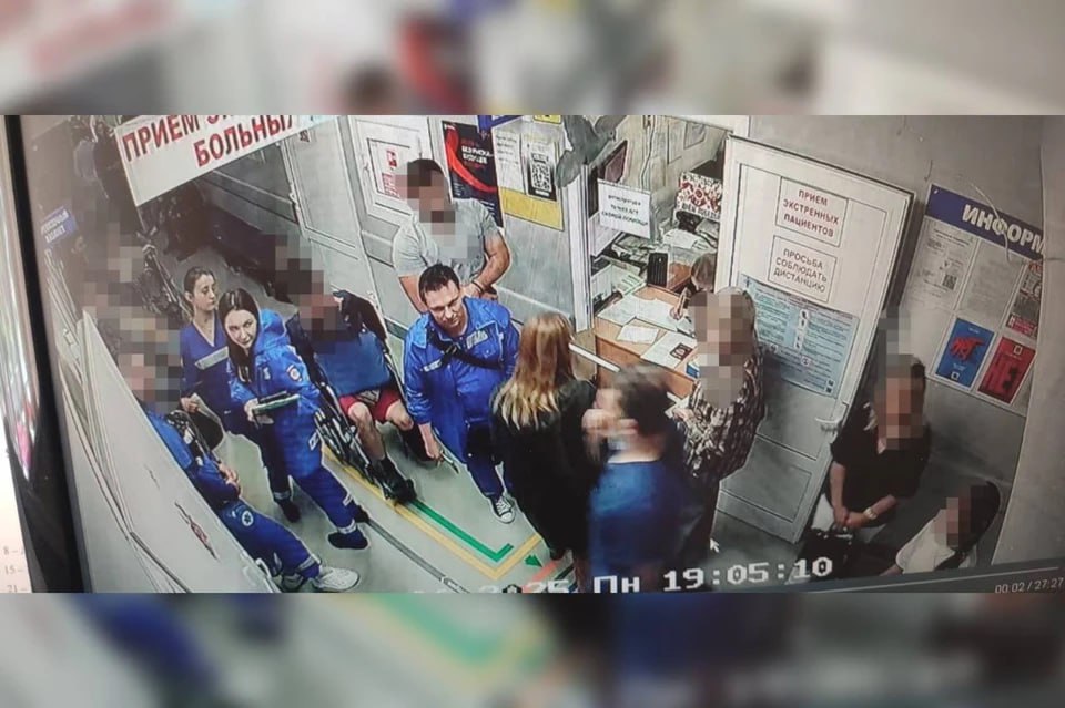 В Ставрополе перегружена больница скорой помощи Вчера в приемное отделение обратились 242 человека. 87 из них – пациенты, которые пришли сами. Сегодня ситуация все еще остается напряженной. Обращаем внимание: приёмное отделение – для пациентов, нуждающихся в неотложной медицинской помощи, – рассказали в пресс-службе больницы скорой помощи Ставрополя.