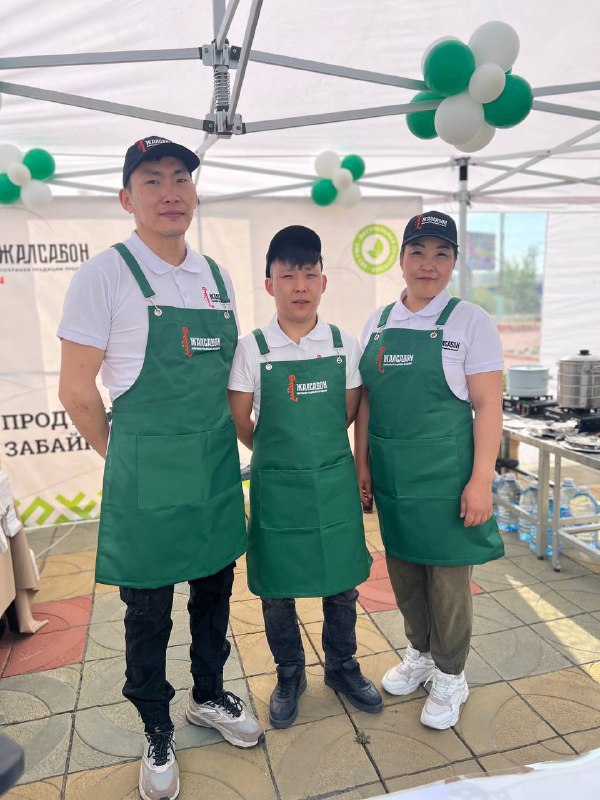 Доброе утро Три дня отдыха а теперь три дня работы впереди И мы спешим рассказать о том как и кому помогли С начала года бизнес региона мы поддержали на 1 338 миллиарда рублей поддержано 305 субъектов малого и среднего предпринимательства Объем поддержки приоритетных отраслей составил 1 135 миллиона рублей производство сервис туризм логистика с х или 85 Объем поддержки в муниципальных образованиях составил 595 млн рублей или 45 поддержано 196 субъектов МСП 64 от общего числа поддержанных субъектов МСП Количество создаваемых рабочих мест 433 единицы в том числе при поддержке приоритетных отраслей 369 единиц при поддержке проектов из муниципальных районов 246 единиц