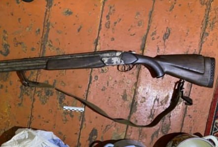 Правоохранители проверяют информацию о якобы готовящихся терактах в школах Забайкалья Правоохранители и спецслужбы проверяют сообщения которые распространяются в соцсетях и мессенджерах региона о якобы готовящихся терактах в школах Забайкалья УФСБ России по региону призвало жителей быть бдительнее и не доверять сомнительным сообщениям Так 17 декабря на ресурсах краевых СМИ в комментариях от скрытых пользователей в частности публиковалась фотография на которой четко видна криминалистическая линейка что также подтверждает фейковый характер распространяемой информации говорится в публикации   Отмечается что авторы таких сообщений чаще всего находятся за границей и их цель запугать население и посеять панику Если вы заметили признаки противоправной деятельности в регионе сообщите об этом в УФСБ России по Забайкальскому краю Звоните по телефону 8 3022 35 46 94 Фото тг канал 18 антитеррористической комиссии Забайкальского края   ChitaMedia Забайкальский край