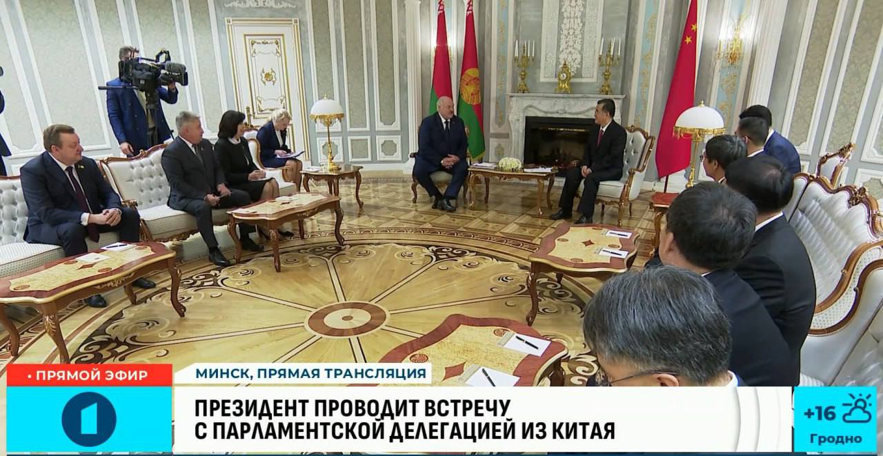 Первый: На встрече с председателем Си Цзиньпином мы договорились, что и дальше никакие штормы и вьюги не смогут нарушить наши отношения.  Мы готовы сделать все для Китайской народной республики. И мы сделаем все для укрепления нашей дружбы