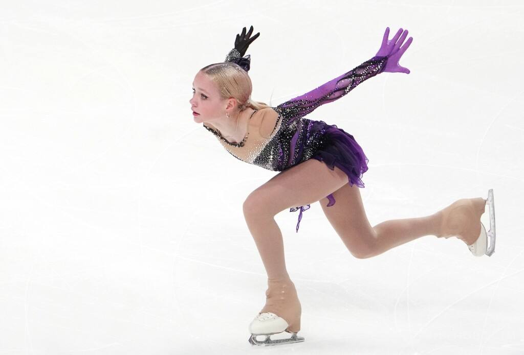 Костылева стала двукратной чемпионкой России среди юниоров Елена набрала 157 37 балла за произвольную программу и 228 53 балла по сумме прокатов Второе место заняла Лидия Плескачева 218 03 бронзу завоевала Виктория Стрельцова 217 84 Соревновательная часть турнира в Саранске завершится 7 февраля Подписывайтесь на РИА Новости Спорт в MAX