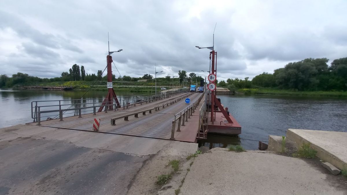 На понтонном мосту в Шилово перекрыли одну полосу из-за ремонтных работ Закрытая полоса теперь занята оборудованием для сварки. Как отметил воронежец, пока проблемных ситуаций из-за частичного перекрытия тут не возникало. ↗ Прислать новость Подписаться