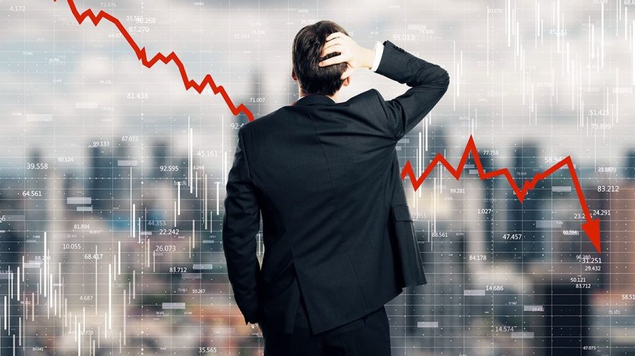 Молдова официально вошла в рецессию самое тяжёлое экономическое падение с 90 х Экономист Вячеслав Ионицэ объясняет что рецессия в Молдове результат долгих проблем в экономике которая не может справиться со структурными трудностями За последние пять лет ВВП вырос всего на 0 4 а в 2025 году рост не превысит 1 фактически страна стоит на месте Главные причины кризиса падение сельского хозяйства и промышленности снижение экспорта рост тарифов на газ и увеличение бедности Ионицэ подчеркнул что страна переживает глубокую экономическую стагнацию а значительная часть займов идёт не на развитие а на потребление Подписаться