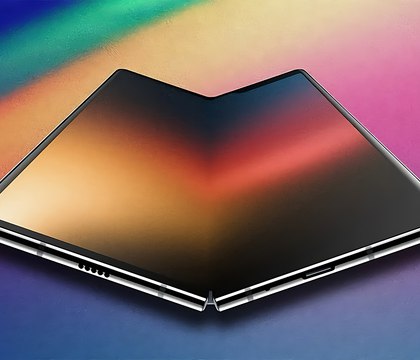 Apple все еще не решила проблему со складкой на экране iPhone Fold DCS Как сообщает надежный инсайдер Digital Chat Station корпорация Apple по прежнему не решила проблему со складкой на экране будущего смартфона iPhone Fold По словам информатора компания из Купертино стремится чтобы дисплей складного смартфона в разложенном состоянии выглядел абсолютно плоским