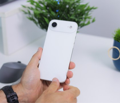 Тонкий iPhone 17 Air будет почти таким же мощным, как флагман iPhone 17 Pro — FFD  Инсайдер Fixed Focus Digital сообщил в Weibo, что iPhone 17 Air получит процессор, как у iPhone 17 Pro. Правда будет одно «но».  Читать далее