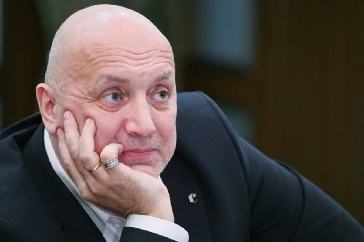 Писатель Захар Прилепин рассказал, что приказ о его убийстве отдал лично Зеленский «У меня, конечно, к нему Зеленскому. — Прим. ред. личные счеты. Потому что он лично отдавал приказы, лично легализовал убийства моих лучших друзей и мое собственное убийство», — подчеркнул Прилепин в документальной ленте выпускников «Мастерской новых медиа». Также общественный деятель назвал главу киевского режима террористом леголизованным мировым сообществом, к которому надо относиться как к противнику и отвечать не риторикой, а конкретными шагами. Фото: РИА Новости / Все каналы АиФ