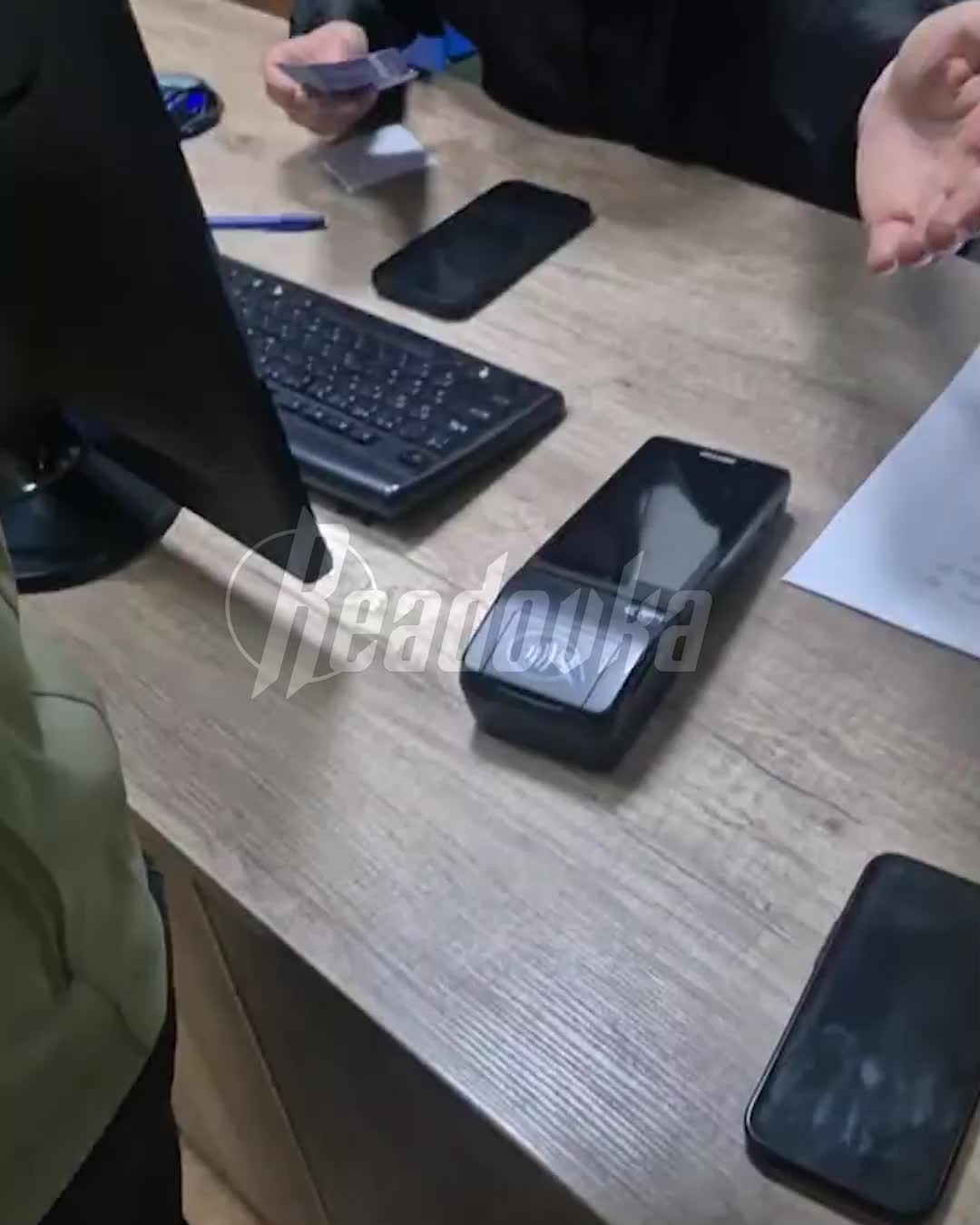 Пассажиры «Победы» столкнулись с овербукингом и отказом в помощи в Махачкале
