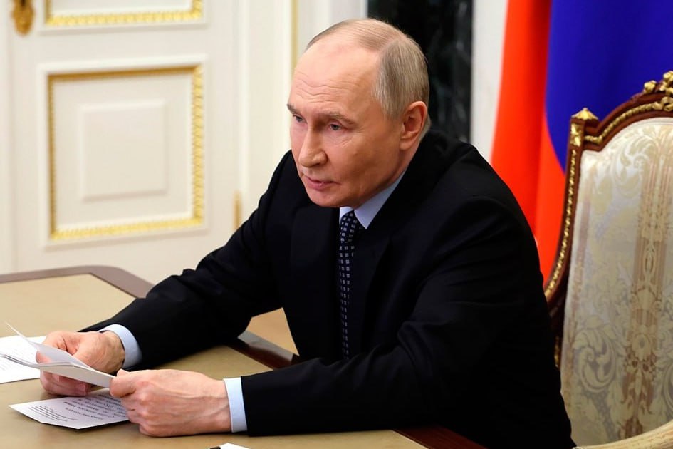 Путин поручил организовать обучение, профподготовку и повышение квалификации участников СВО, желающих поступить на государственную гражданскую службу. Другие поручения главы государства: — Поддержать граждан Белгородской и Курской областей, пострадавших от ЧС федерального уровня; — Предоставить дополнительные страховые гарантии работникам специализированных охранных государственных унитарных предприятий, пострадавшим в результате обстрелов территории России украинскими боевиками; — Увековечить память участников спецоперации, разработав для этого единые рекомендации. Будь с нами — Первый казачий