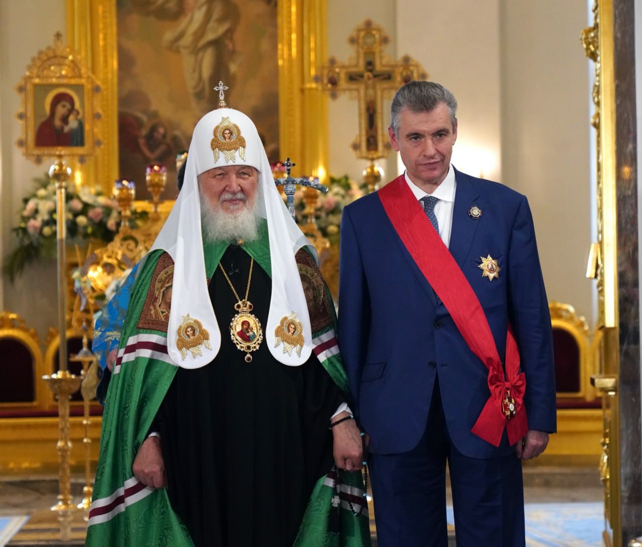 Патриарх Московский и всея Руси Кирилл вручил Леониду Слуцкому орден Святого благоверного великого князя Александра Невского  Председатель ЛДПР получил награду за помощь в восстановлении корпусов Казанского Богородицкого мужского монастыря.