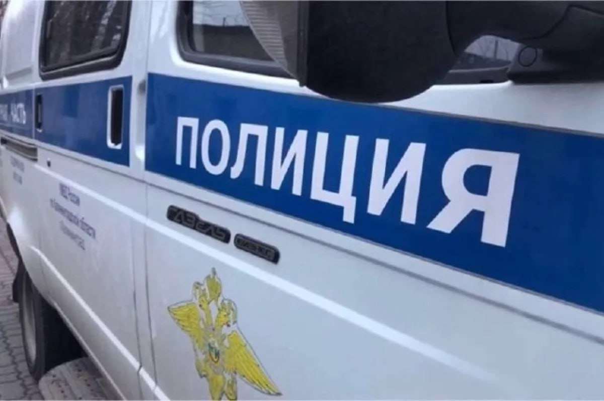 Полиция задержала гостей VIP вечеринки в Петербурге с наркотиками Сотрудники Управления по контролю за оборотом наркотиков ГУ МВД России выявили употребление и распространение наркотиков на закрытой VIP вечеринке в одном из фешенебельных ресторанов Петербурга Об этом сообщили в пресс службе ГУ МВД по Санкт Петербургу и Ленобласти В самый разгар мероприятия банкетный зал посетили оперативники кинологи и сотрудники Специального полка полиции На улице для гостей был развернут передвижной пункт медицинского освидетельствования Подробнее тут