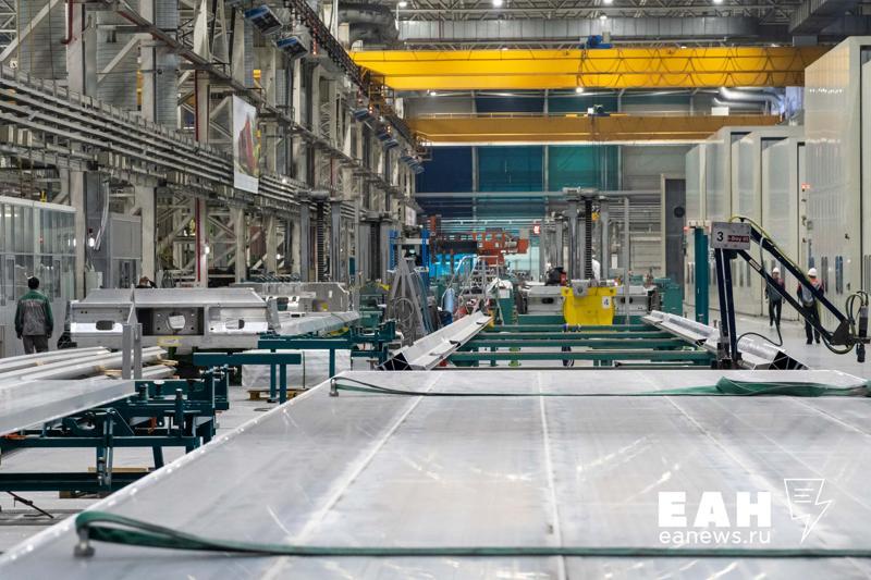 Завод Роскосмоса продают в Челябинской области На продажу выставили имущество АО Миасский машиностроительный завод Информация об этом появилась на Федресурсе Начальная цена составляет 2 6 млрд рублей В состав лота входит производственная площадка предприятия в том числе ТЭЦ корпус 46 и имущество которое используется для выполнения государственного оборонного заказа Торги проводят в виде закрытого конкурса Заявки будут принимать до 20 марта В торгах запрещено участвовать компаниям с иностранным капиталом Подписаться на канал ЕАН Челябинск