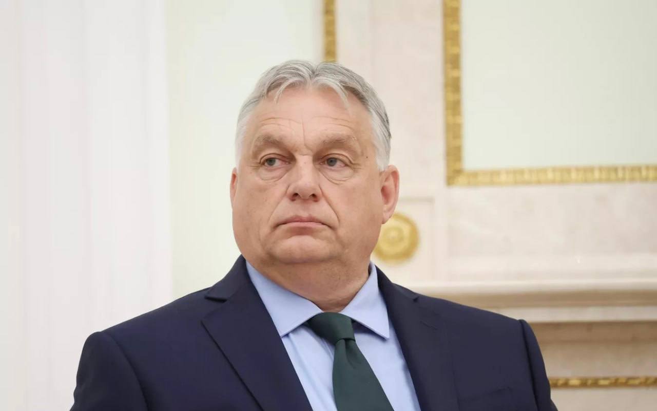 Венгрия готова платить по миллиону евро в день, лишь бы не впускать мигрантов, заявил Виктор Орбан. "Миллион евро в день — большие деньги для нас. Но мы скорее заплатим, чем пустим хотя бы одного мигранта. Эти деньги — наша лучшая инвестиция в будущее", — подчеркнул венгерский премьер-министр. Он обратил внимание на постоянный шантаж и финансовые санкции Брюсселя из-за отказа Будапешта следовать миграционной политике Евросоюза.