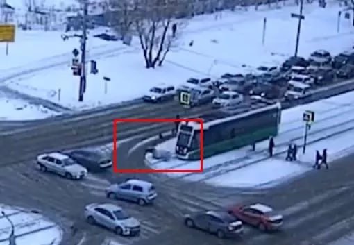 ЧелябГЭТ выплатит миллион рублей подростку пострадавшему в ДТП с трамваем Курчатовский районный суд Челябинска удовлетворил иск прокуратуры и взыскал с ООО Челябинский городской электрический транспорт 1 миллион рублей в качестве компенсации морального вреда в пользу 14 летнего подростка пострадавшего в ДТП с трамваем на проспекте Победы этой зимой ПОДРОБНЕЕ URALPRESS RU
