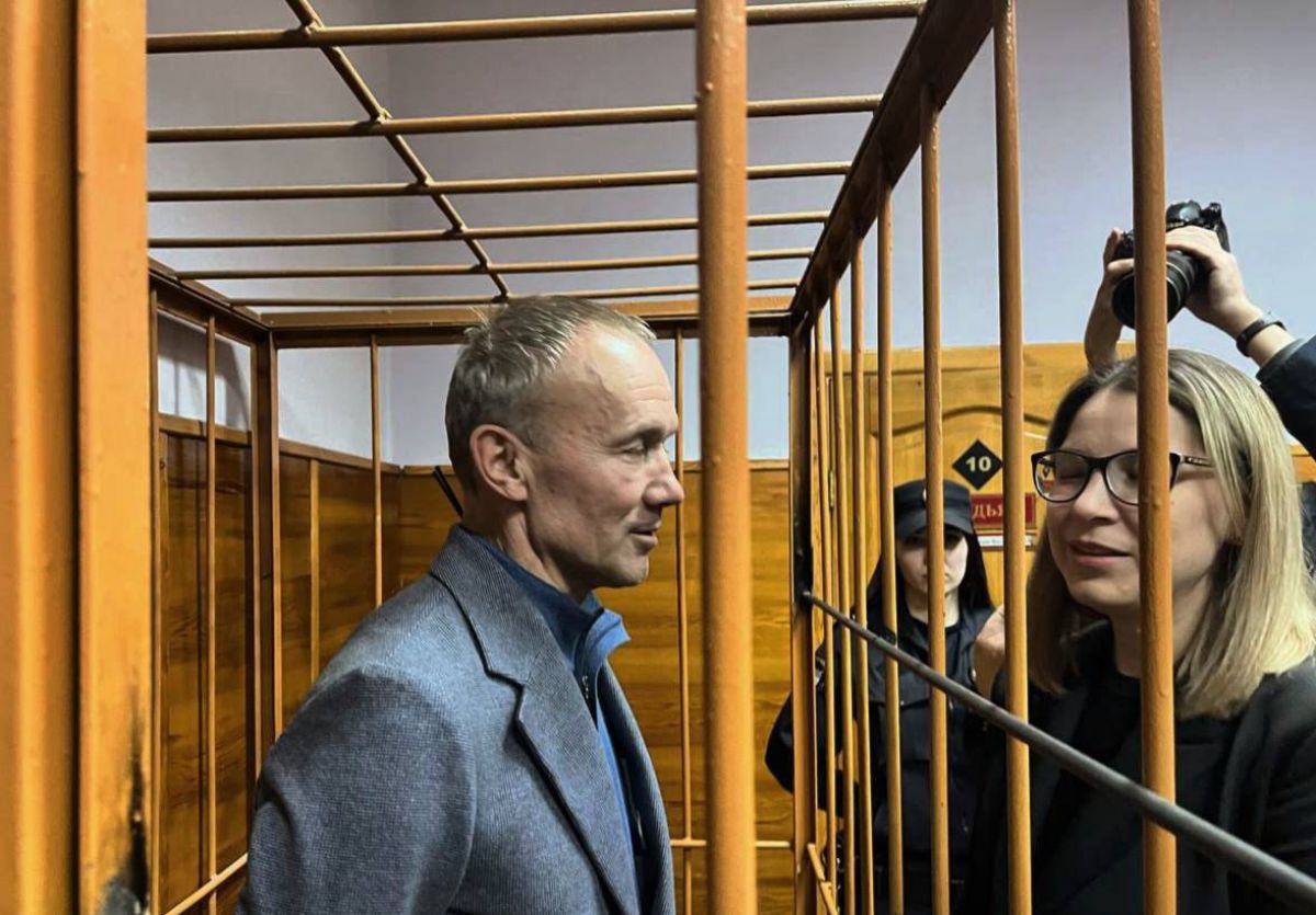 Защита сообщила об этапировании Чемезова в СИЗО Челябинска ural business magazine online fn 1750159 html В ночь на 4 ноября бывшего вице губернатора Свердловской области Олега Чемезова этапировали в СИЗО номер 7 Челябинска Этап растянулся более чем на сутки сообщила адвокат экс чиновника Мария Кирилова Подписаться Обратная связь