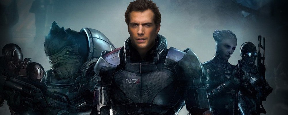 Согласно данным Production Weekly съемки сериала Mass Effect для Amazon Prime запланированы на IV квартал 2026 года Продюсированием занимается Карим Зрейк известный по работе над Джессикой Джонс совместно с Майком Гэмблом руководителем франшизы Mass Effect в BioWare и бывшим продюсером Marvel Studios Ари Арадом Сценаристом стал Дэниел Кейси автор сценария Форсаж 9 а шоураннером назначен Дуг Юнг работавший над Охотником за разумом для Netflix Команда довольно именитая но кроме Майка Гэмбла выбор кажется странным Синопсис шоу такой В Mass Effect командир Шепард элитный солдат человек должен остановить агента ренегата Спектров Сарена который объединился со смертоносной расой синтетико органических машин известных как Жнецы Раскрывая масштабный галактический заговор Шепард собирает разнообразную команду инопланетян и людей на борту звездолета Нормандия Вместе они участвуют в гонке со временем чтобы помешать Сарену высвободить Жнецов и уничтожить все развитые цивилизации Интересно будет посмотреть на каст Например к внешности Шепарда мы все привыкли и подбор актёра очень важен А ещё какие сюжетные выборы из игры сделают каноническими в сериале если там вообще будут их экранизировать Исходя от даты съёмок всё это мы узнаем не раньше 2027 2028 годов Кажется что шоу про Шепарда выйдет раньше чем что то по вахе на том же Amazon