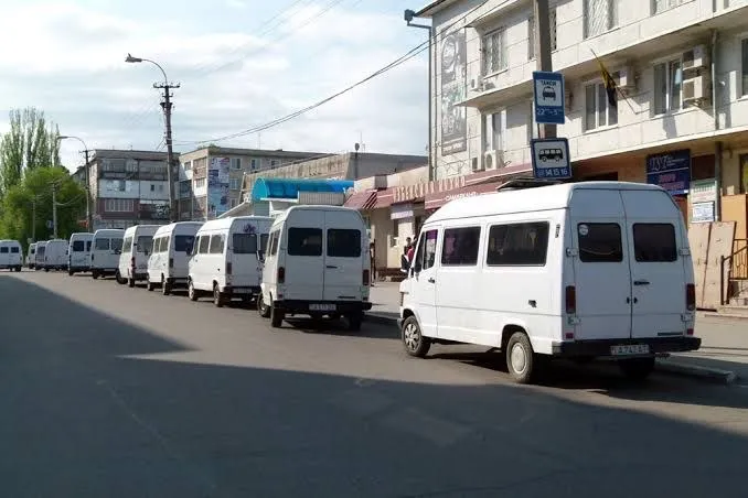Стоимость проезда в городских маршрутках составит 5 рублей 47 копеек тариф утвердило Правительство В первую очередь это связано с повышением цен на топливо Предыдущий тариф за проезд не меняли три года Изменения вступят в силу на следующий день после официального опубликования