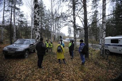 Найдено тело 16-летнего ростовчанина, которого искали почти два месяца   16-летний студент одного из городских колледжей 5 сентября заглянул в гости к родственнице, потом заехал домой на Западный.   Парень жил один в своей квартире. В тот вечер он пообщался по поводу ремонта с папой. После разговора он заглянул в продуктовый магазин, затем сел в автобус и поехал на автовокзал. Там он купил билет до Порт-Катона в Азовском районе. Но из автобуса вышел намного раньше. Это подтвердили и водитель рейсового транспорта, и результаты биллинга. Что произошло потом, оставалось загадкой вплоть до 11 ноября.   В Следственном Управлении СК России по Ростовской области сразу возбудили уголовное дело по статье «Убийство».