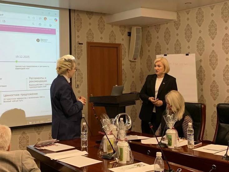 Предприятие Удоканская медь выступило с инициативой присоединиться к работе над концепцией Как отметила директор по взаимодействию с региональными органами власти и коммуникациям ООО Удоканская медь Ирина Левкович сейчас компания совместно с нацпарком Кодар формирует совместные проекты например строительство этностойбища или зоны въездного туриста И предприятию было бы интересно найти способы интеграции в концепцию развития въездного кластера