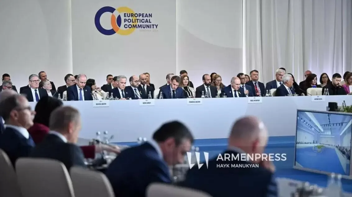 В Ереване завершилась трехдневная серия саммитов ЕС и партнеров Армения заявила о резких изменениях в отношениях с Евросоюзом и связала их с перспективой мира с Азербайджаном передает ArbatMedia   Прислать новость