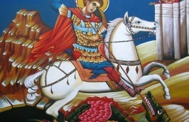 В Сербии отмечают Джурджевдан Сербская Православная Церковь, как и другие Церкви, празднует 6 мая день памяти Святого Георгия, одного из девяти великомучеников и первых страдальцев за христианскую веру. Праздник Святого Георгия отмечается во всех храмах СПЦ и является одним из самых распространенных крестных слав дней святого покровителя сербских семей и родов. Знаменитый святой родился в доме богатых родителей в Каппадокии в греческой семье. Когда его отец пострадал как христианин, его мать переехала в Палестину, где вырос мальчик. Уже в 20 лет он дослужился до трибуна на службе у императора Диоклетиана. В это время император начал великие гонения на христиан, и молодой Георгий предстал перед императором и смело сказал, что он тоже христианин. С этого начались его страдания за веру. Темница, оковы, кровавые раны по всему телу и другие ужасные пытки не поколебали молодого человека. Он постоянно молился Богу, и Бог исцелил его и спас смерть, к великому восхищению народа. Когда Георгий воскресил умершего молитвой, многие приняли веру Христову, и среди них была жена императора Александра. Наконец император решил приговорить Георгия и его жену к смерти, порезав голову. Императрица выдохнула на месте казни перед казнью, и Святой Георгий был срублен в 303 году. Святой Георгий, по поверью, победил ее и своей мученической смертью нанес смертельный удар по «язычеству». Под победой Святого Георгия над змеей, вероятно, подразумевается прекращение гонений на христиан, проводимых императором Константином. День Святого Георгия - один из самых распространенных праздников в сербском народе и праздник с наибольшим количеством обычаев: плетут венки из целебных трав, которые бросают в проточную воду и, как считается, это приносит здоровье. Южная служба новостей